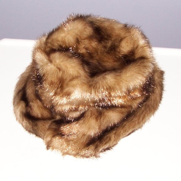 Vintage Regal faux fur hat in great condition - Picture 1 of 2
